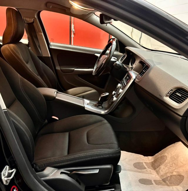 VOLVO V60 usata, con Volante in pelle