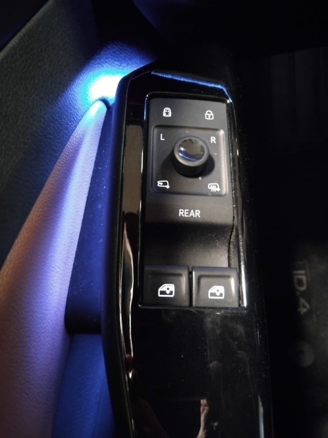 VOLKSWAGEN ID.4 usata, con Frenata d