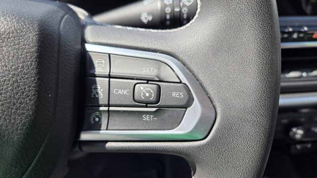 JEEP Compass usata, con Leve al volante