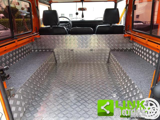 LAND ROVER Defender usata, con Ruota di riserva