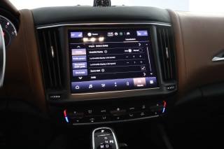 MASERATI Levante usata 10