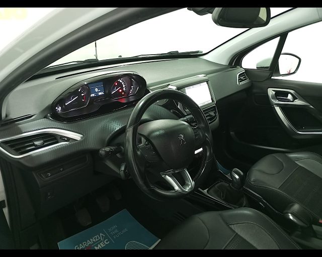 PEUGEOT 2008 usata, con Sedile posteriore sdoppiato