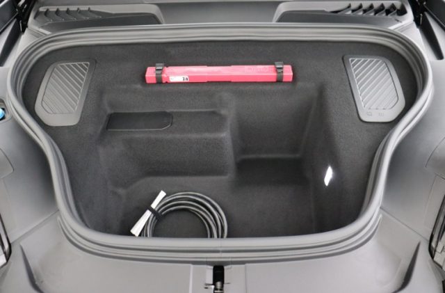 PORSCHE Macan usata, con Park Distance Control