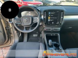 VOLVO XC40 B4 AWD Geartronic Momentum Pro