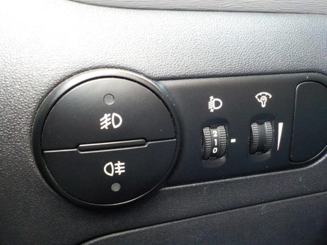 HYUNDAI i10 usata 34