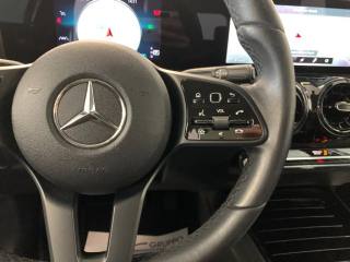 MERCEDES-BENZ GLA 180 usata, con Isofix