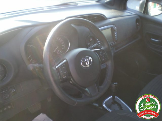 TOYOTA Yaris usata, con Specchietti laterali elettrici