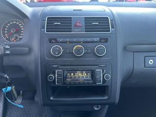 VOLKSWAGEN Touran usata, con Autoradio