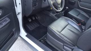 SUZUKI Jimny usata, con Servosterzo