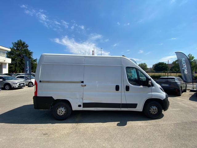 PEUGEOT Boxer usata, con Autoradio