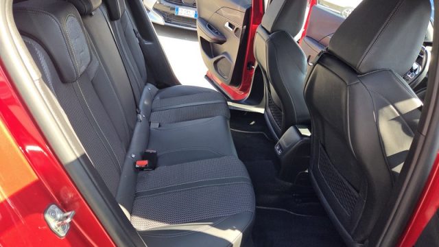 PEUGEOT 2008 usata, con Interni in pelle