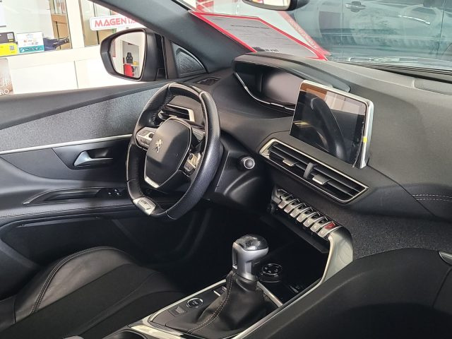 PEUGEOT 3008 usata, con Autoradio