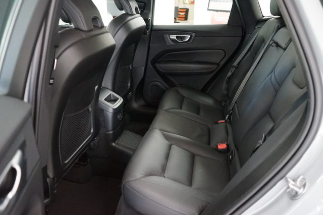 VOLVO XC60 usata, con Specchietti laterali elettrici