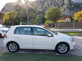 VOLKSWAGEN Golf usata, con Autoradio