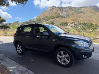 TOYOTA RAV 4 usata, con Autoradio