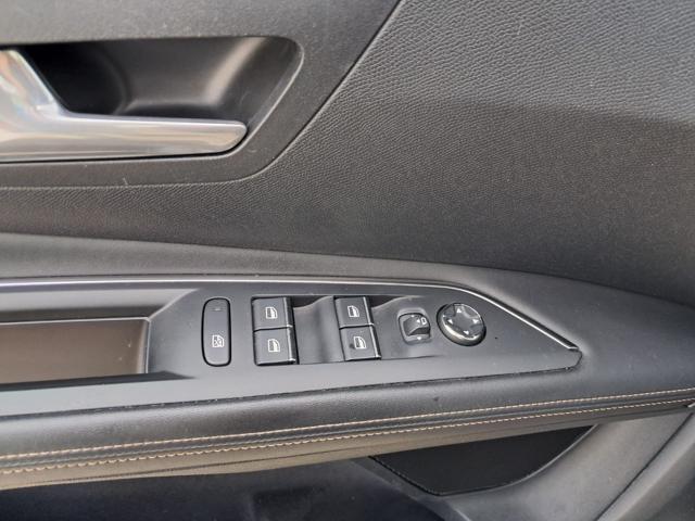 PEUGEOT 3008 usata 21