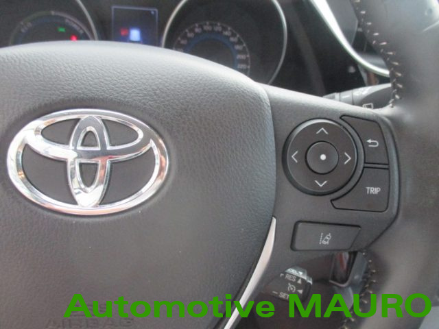 TOYOTA Auris usata, con Bracciolo