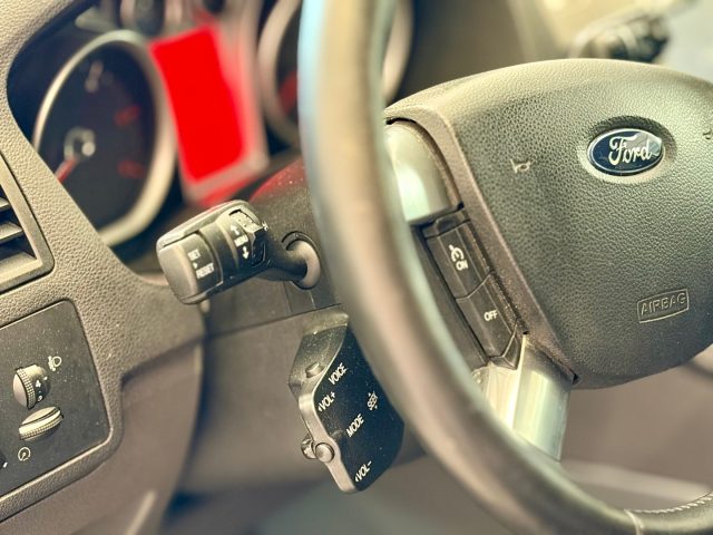 FORD Kuga usata, con Boardcomputer
