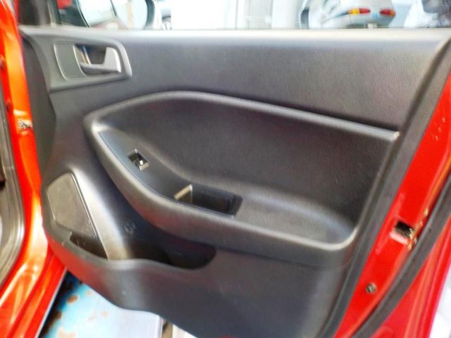 HYUNDAI i20 usata 29