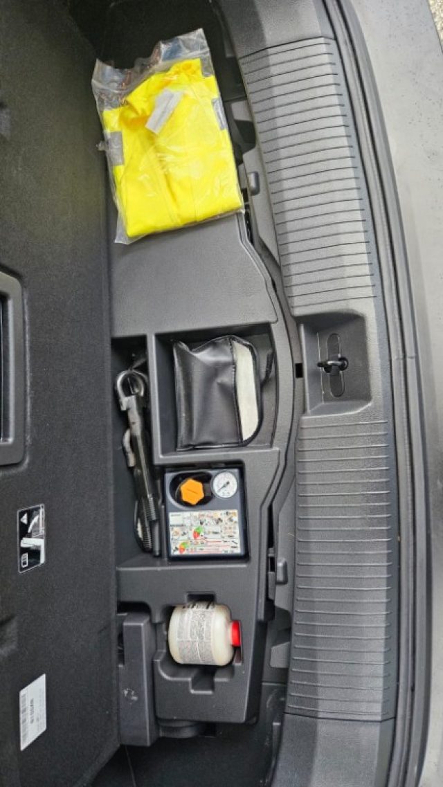 NISSAN X-Trail usata, con Autoradio digitale