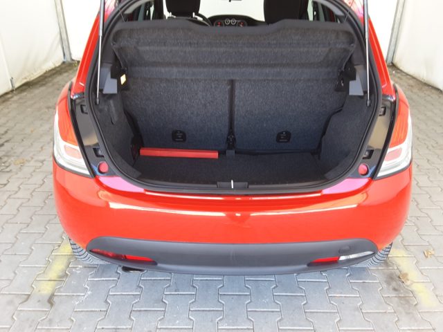 LANCIA Ypsilon usata, con MP3