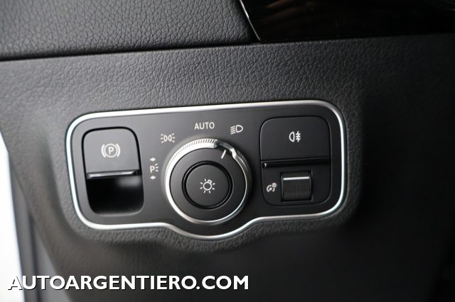 MERCEDES-BENZ GLA 180 usata, con Volante multifunzione