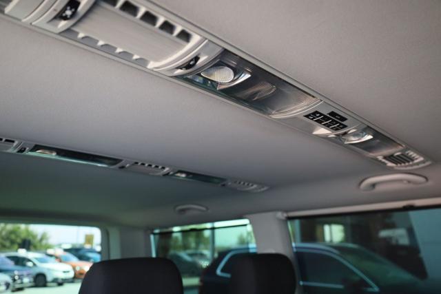 VOLKSWAGEN Caravelle usata, con Sensori di parcheggio anteriori