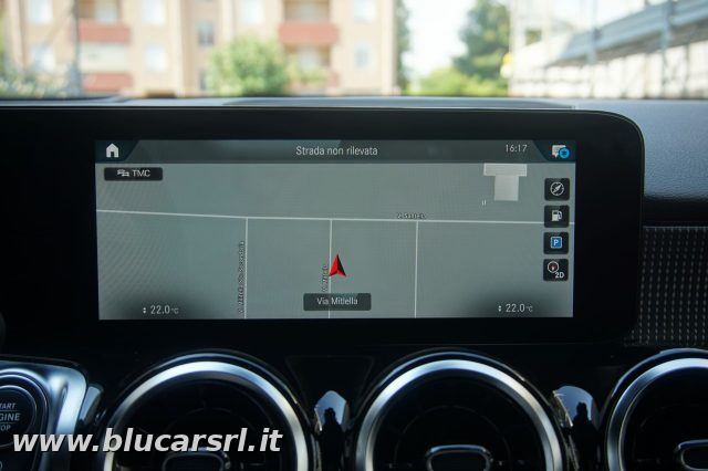 MERCEDES-BENZ GLB 200 usata, con Autoradio digitale