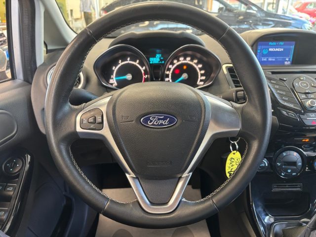 FORD Fiesta usata, con Controllo automatico clima