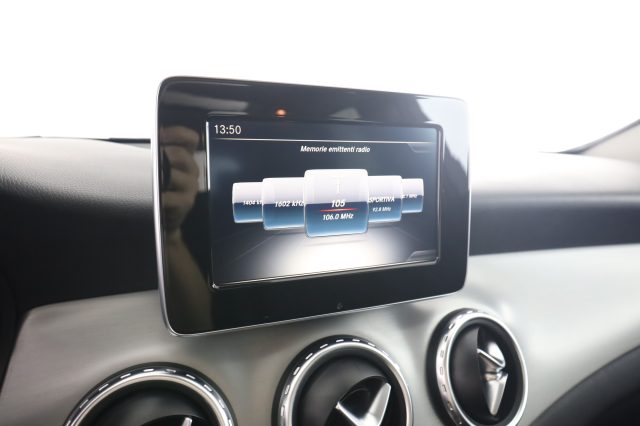 MERCEDES-BENZ CLA usata 11
