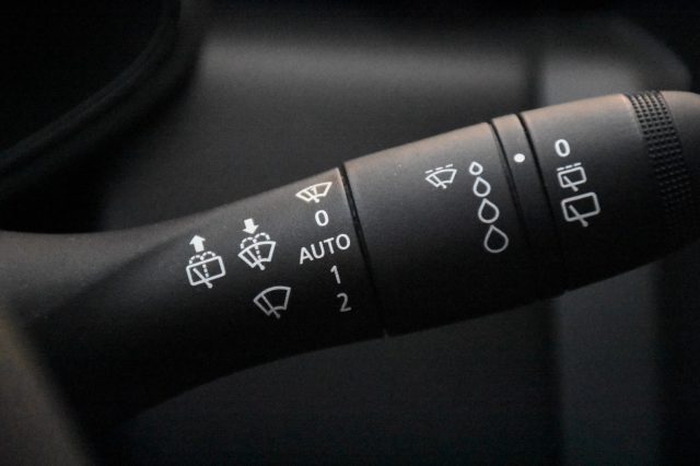 RENAULT Clio usata, con Controllo elettronico della corsia