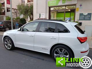 AUDI Q5 usata, con Sensori di parcheggio anteriori