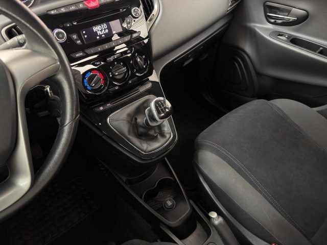 LANCIA Ypsilon usata, con ESP