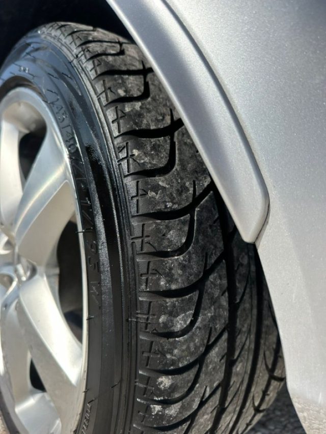 MERCEDES-BENZ SLK 200 usata, con ESP