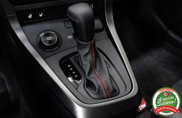 TOYOTA Yaris usata, con Fendinebbia