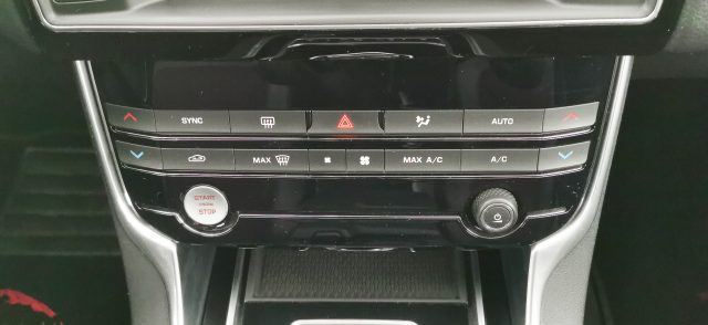 JAGUAR XE usata, con Cronologia tagliandi