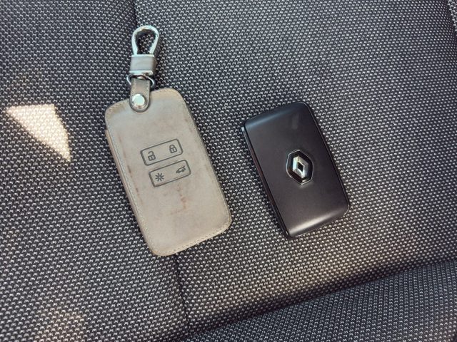 RENAULT Captur usata, con Autoradio digitale