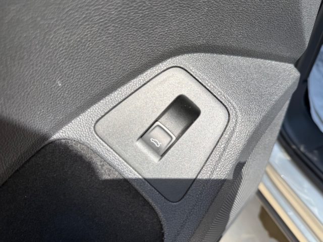 VOLKSWAGEN Tiguan usata, con Fari LED