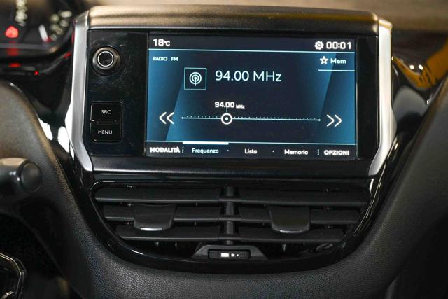 PEUGEOT 208 usata, con USB