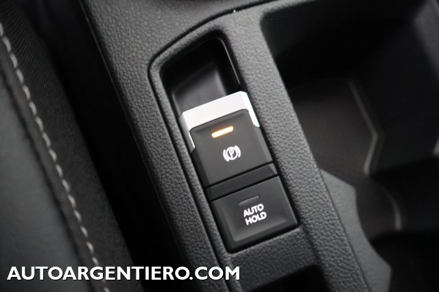 VOLKSWAGEN T-Roc usata, con USB