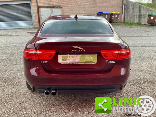 JAGUAR XE usata, con Autoradio
