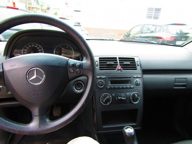 MERCEDES-BENZ A 160 usata, con Cronologia tagliandi