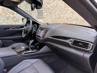 MASERATI Levante usata, con Tettuccio apribile