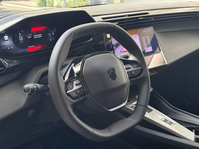 PEUGEOT 308 usata, con Volante in pelle