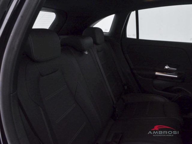 MERCEDES-BENZ GLA 200 usata 10