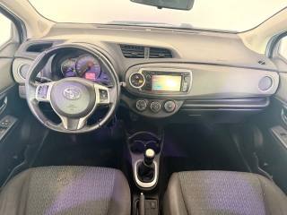 TOYOTA Yaris usata 12