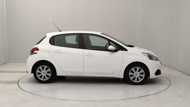 PEUGEOT 208 usata, con Autoradio