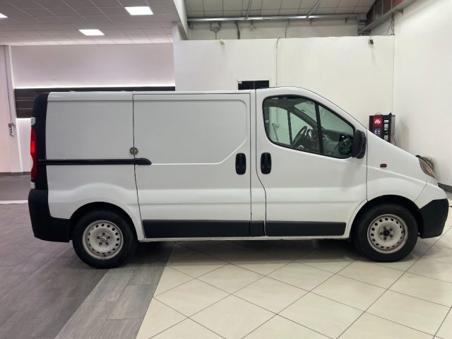 OPEL Vivaro usata, con Autoradio