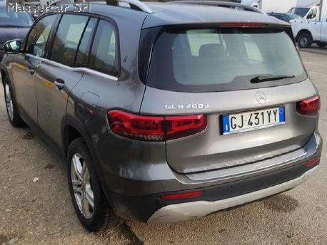 MERCEDES-BENZ GLB 200 usata, con Autoradio