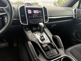 PORSCHE Cayenne usata, con Hill holder